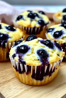 Odkryj Pyszne KETO Jogurtowe Muffinki z Borówkami i Białą Czekoladą